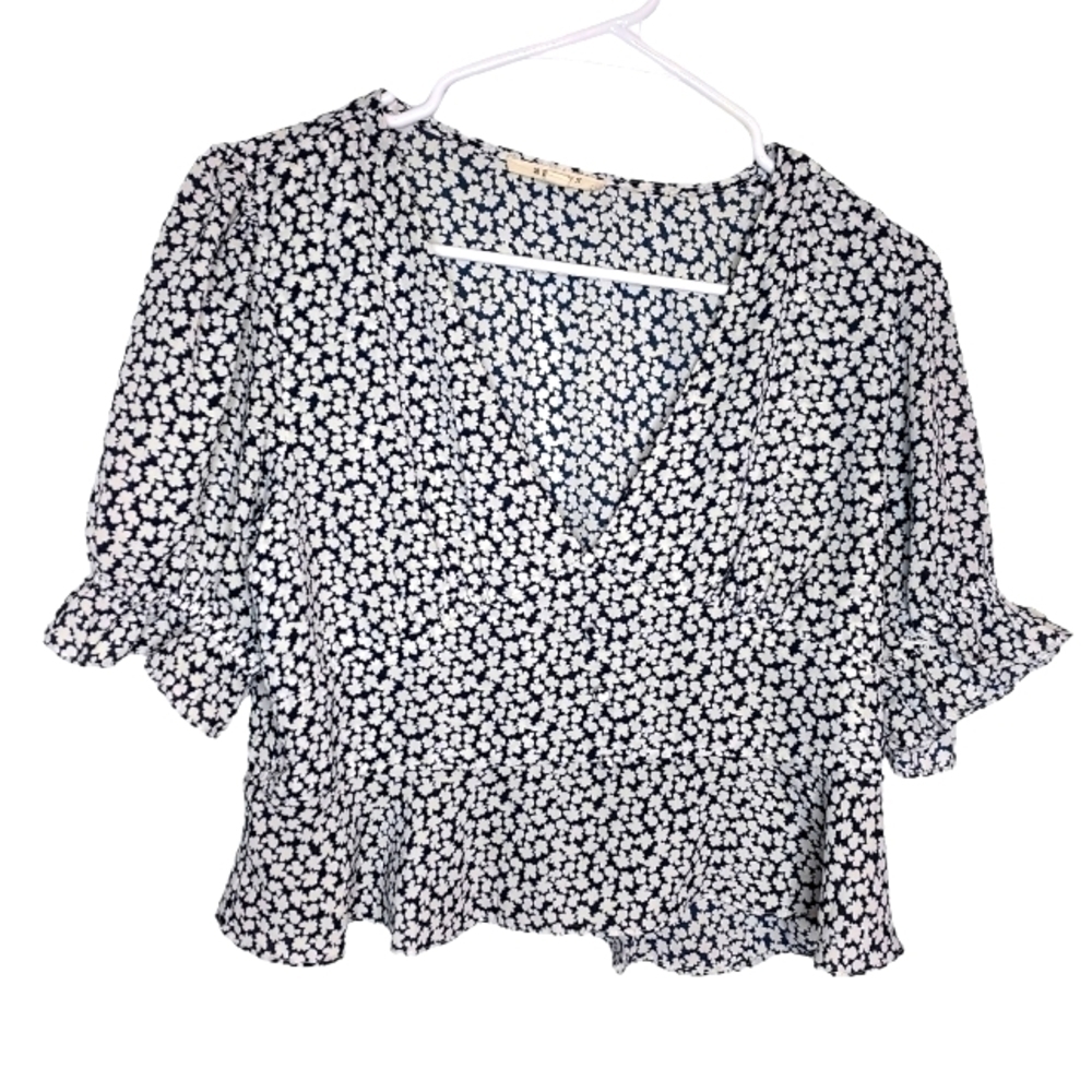 ARRAY WOMEN'S BLUE & WHITE CROP TOP SIZE LARGE